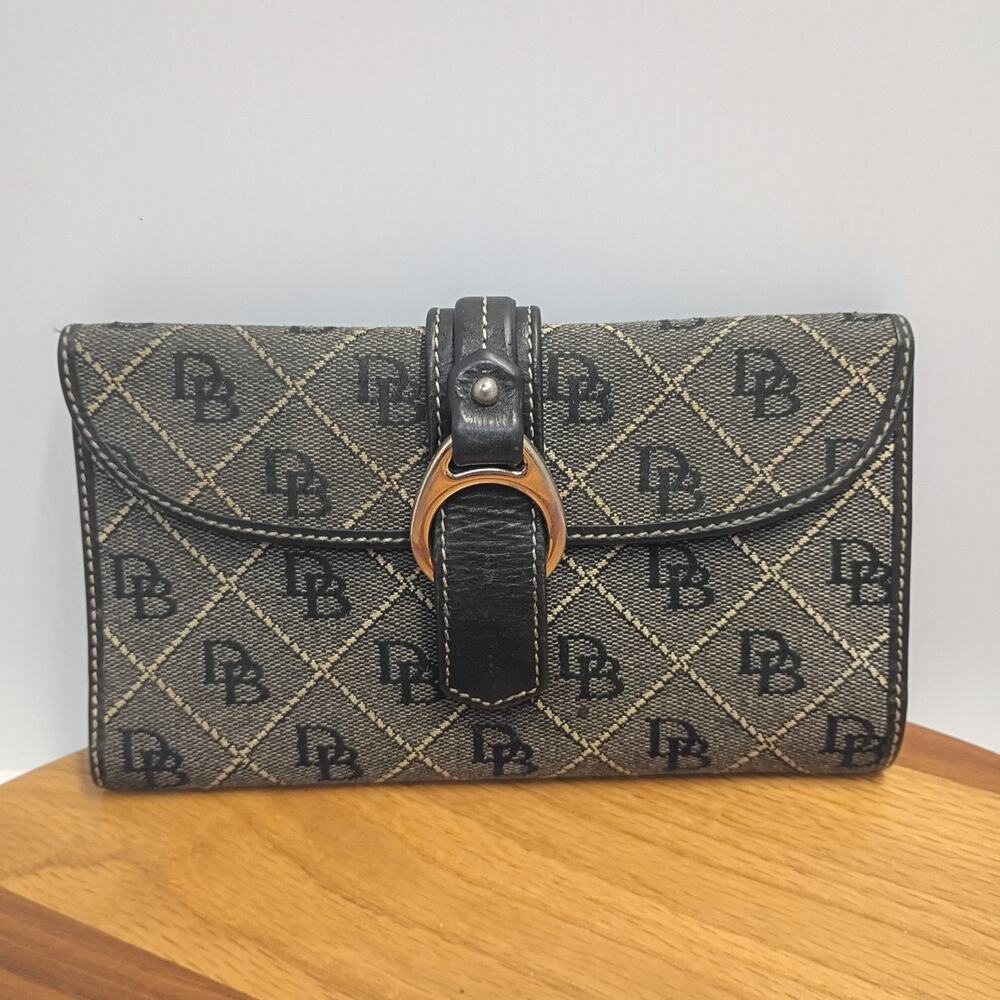 Women's Dooney & Bourke Signature Jacquard Trifold clutch Wallet Grey Black Red